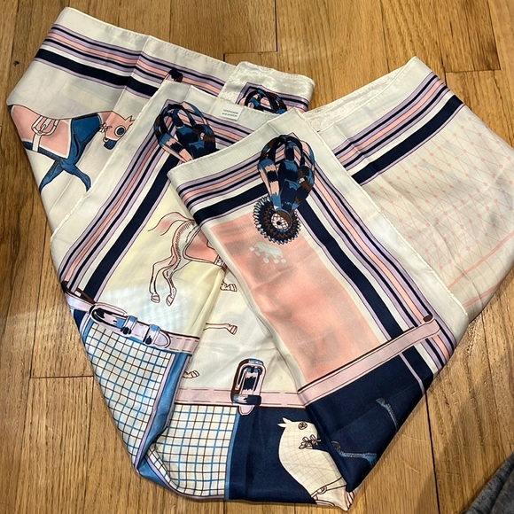 Scarf - Picture 1 of 3